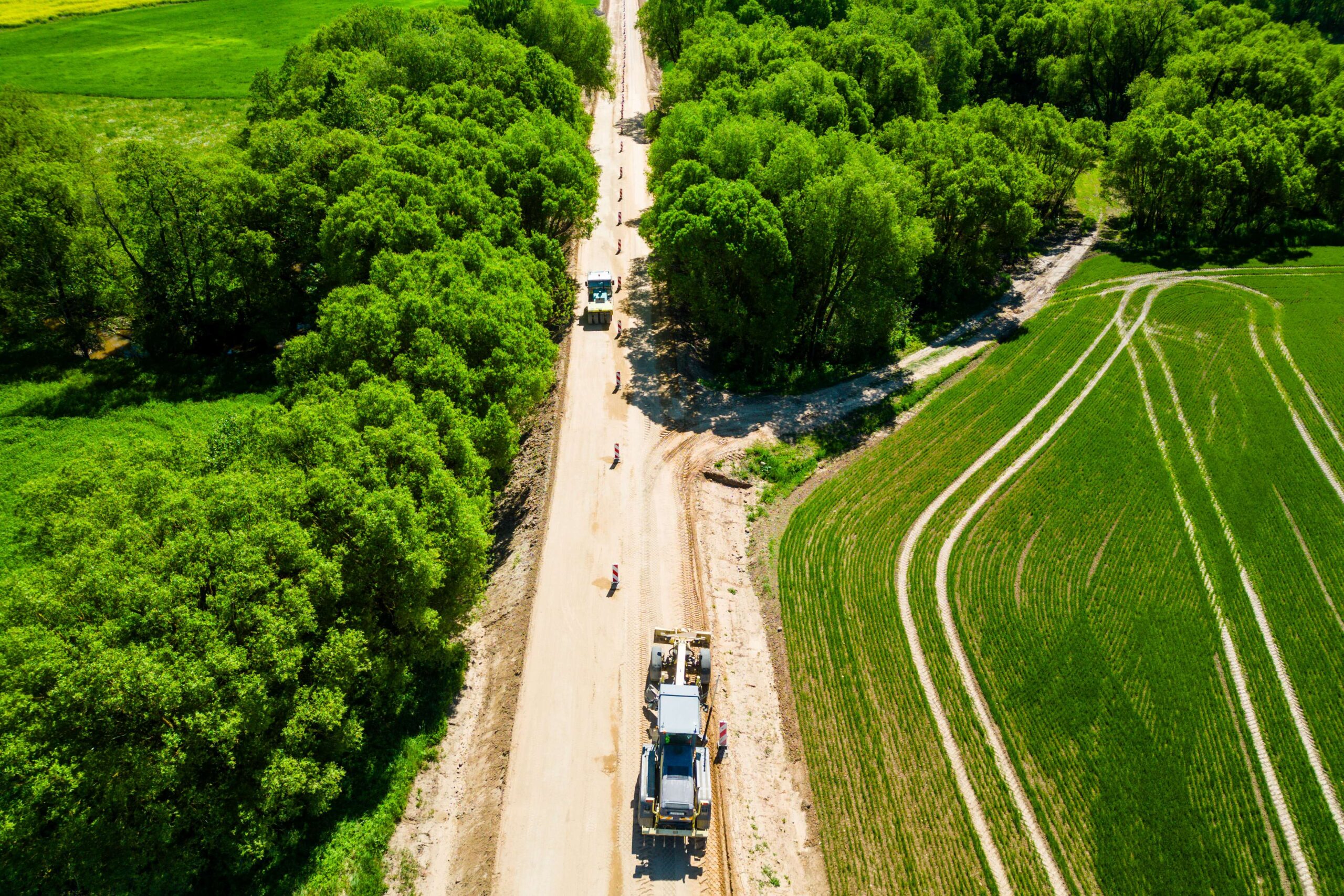 „Via Lietuva“: žvyrkelių asfaltavimo programa įsibėgėja – darbai vyks apie 100 km visoje Lietuvoje