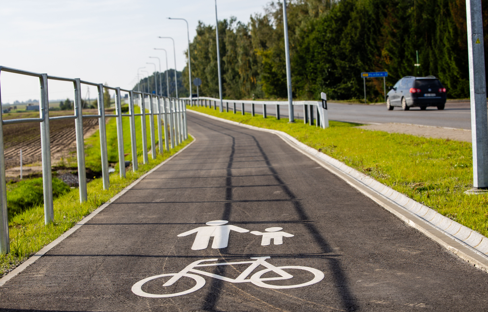 „Via Lietuva“: šiemet šalies keliuose bus įrengta ir atnaujinta apie 55 km pėsčiųjų ir dviračių takų